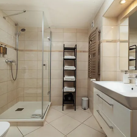 Toscania-check In 24h Oda ve Kahvaltı Poznan