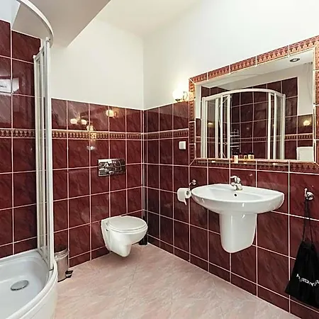 Toscania-check In 24h Bed & Breakfast 3*